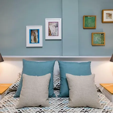 Marine & Coastal Lifestyle: Sea, Sun And Appartement